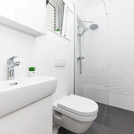 Holiday home Gorgeous In With Jacuzzi *
